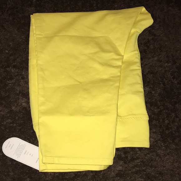 🍌🍌Nwt banana colored plus size pants👖 🍌 - Picture 3 of 5
